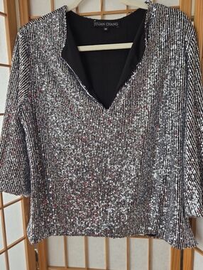 NEW WOMENS JULIAN CHANG 3/4 SLEEVE SOFT STRETCH SILVER SEQUINS PULLOVER BLOUSE M